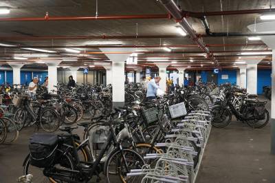 Kostenlose und bewachte Fahrradgarage in Enschede. Kostenlose und bewachte Fahrradgarage in Enschede.